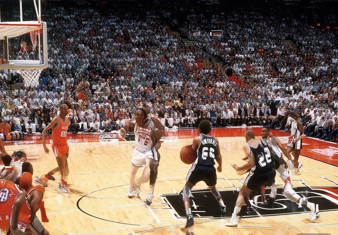 1995年NBA季后赛：火箭对马刺经典对决解析